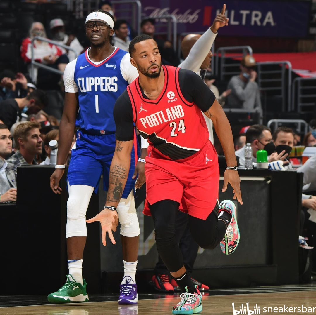 增添了光辉 增添了光辉