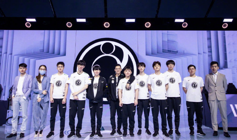 的霸主地位 的霸主地位