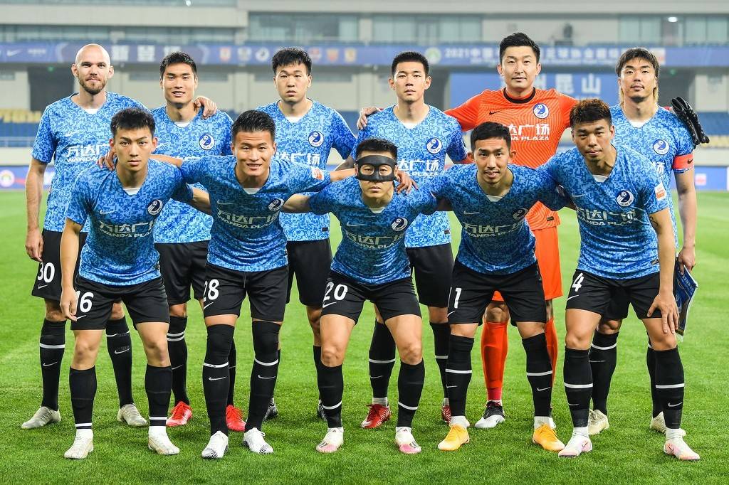 与欧足联 与欧足联